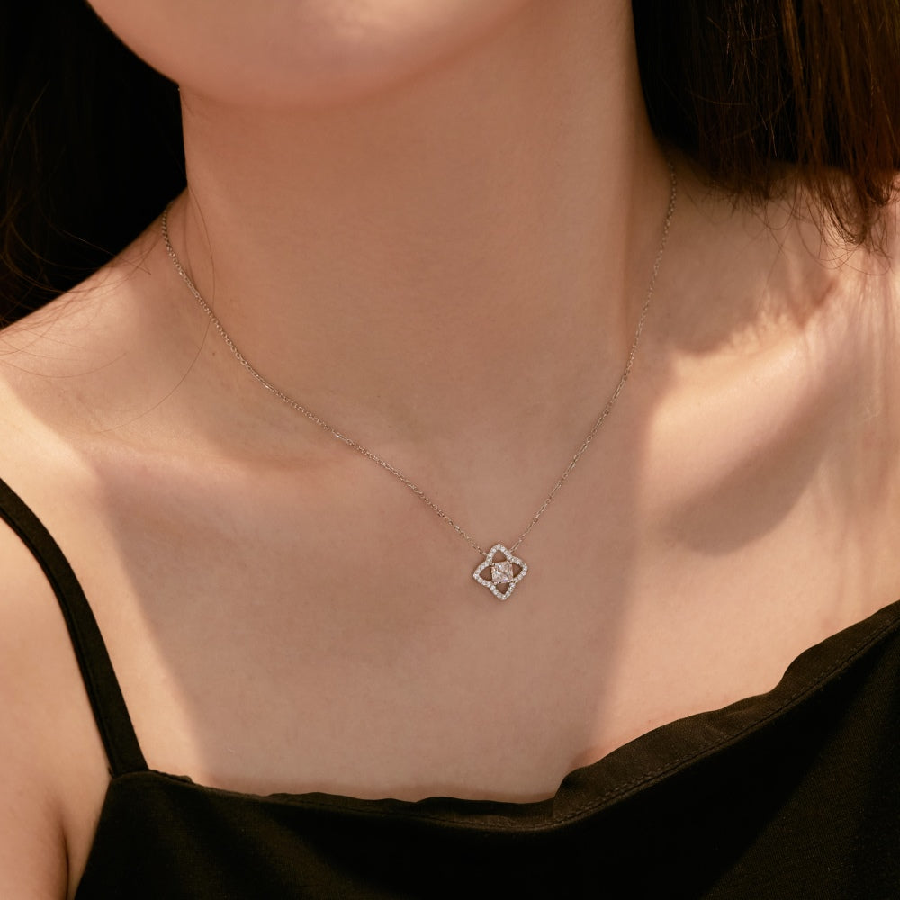 [Everoly JW]Exquisite Flower Shape Princess Cut Necklace