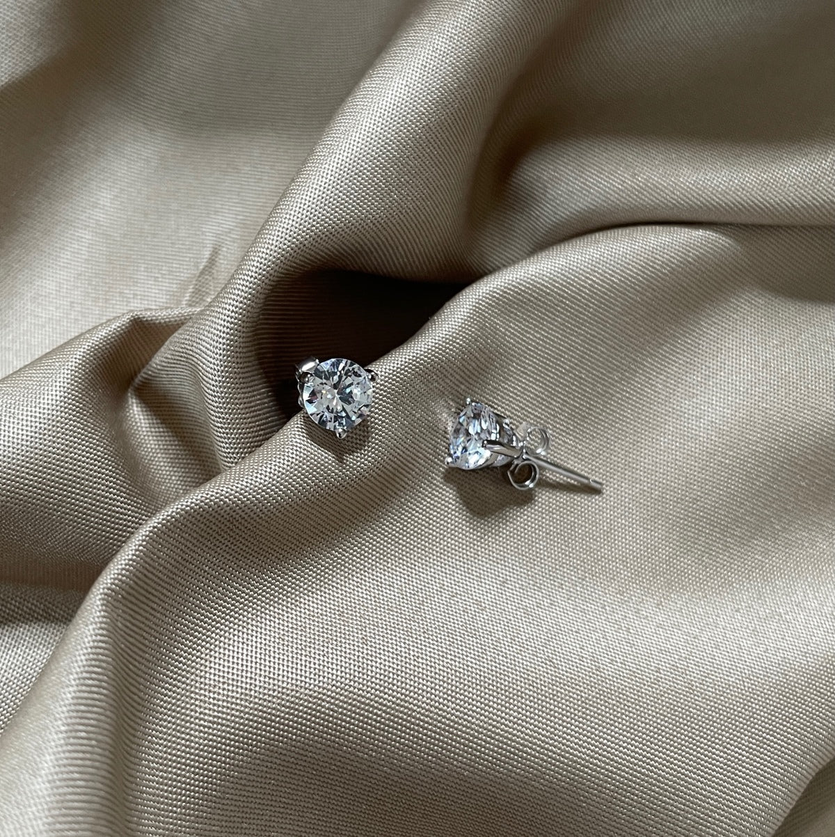 [Everoly JW]Dainty Round Shape Earrings