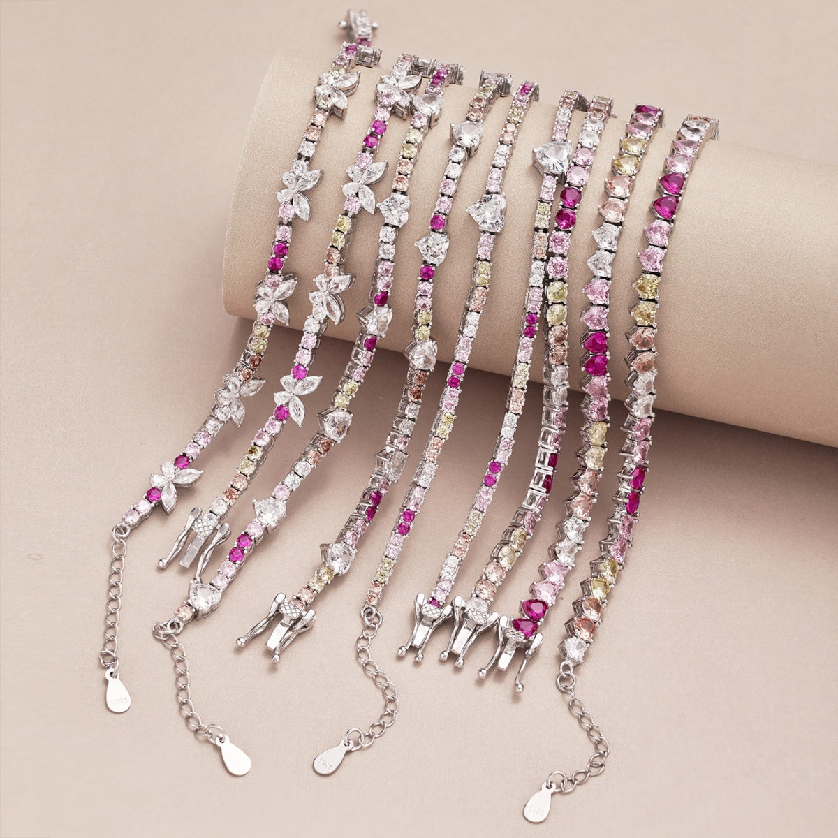 [Everoly JW]Ornate Colorful Butterfly Shape Round Cut Daily Bracelet