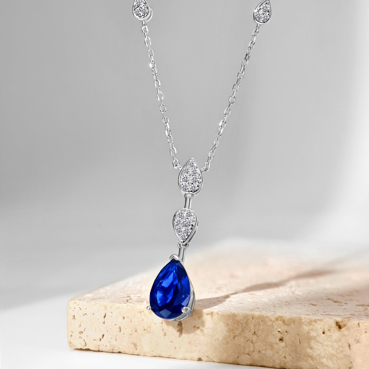 [Everoly JW]Dazzling Pear Cut Necklace