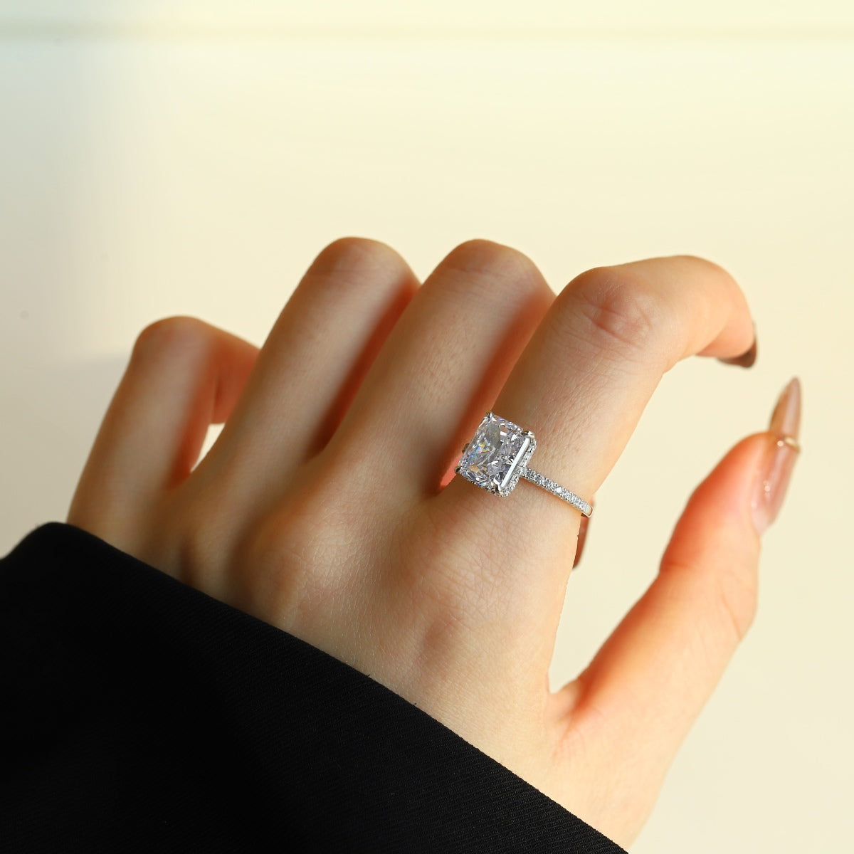 [Everoly JW]4.0 Carat Luxurious Engagement Ring