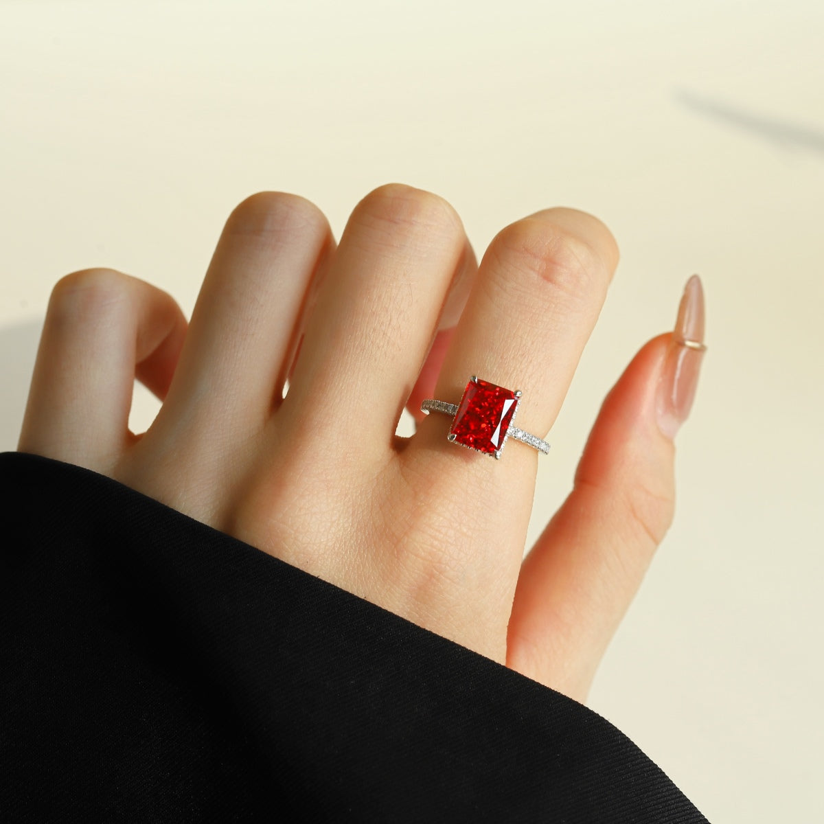 [Everoly JW]4.0 Carat Luxurious Engagement Ring