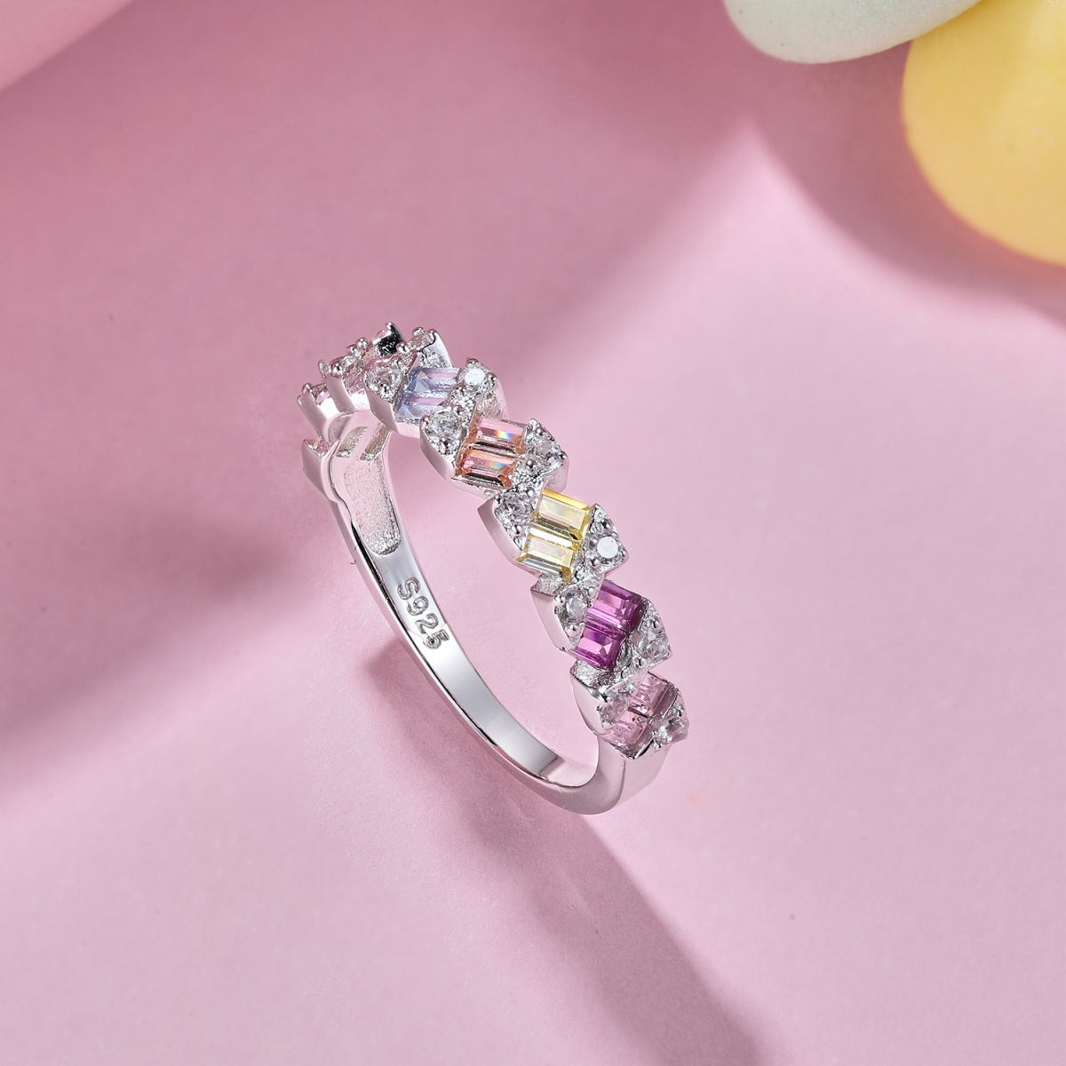 [Everoly JW]Delicate Vibrant Emerald Cut Daily Ring