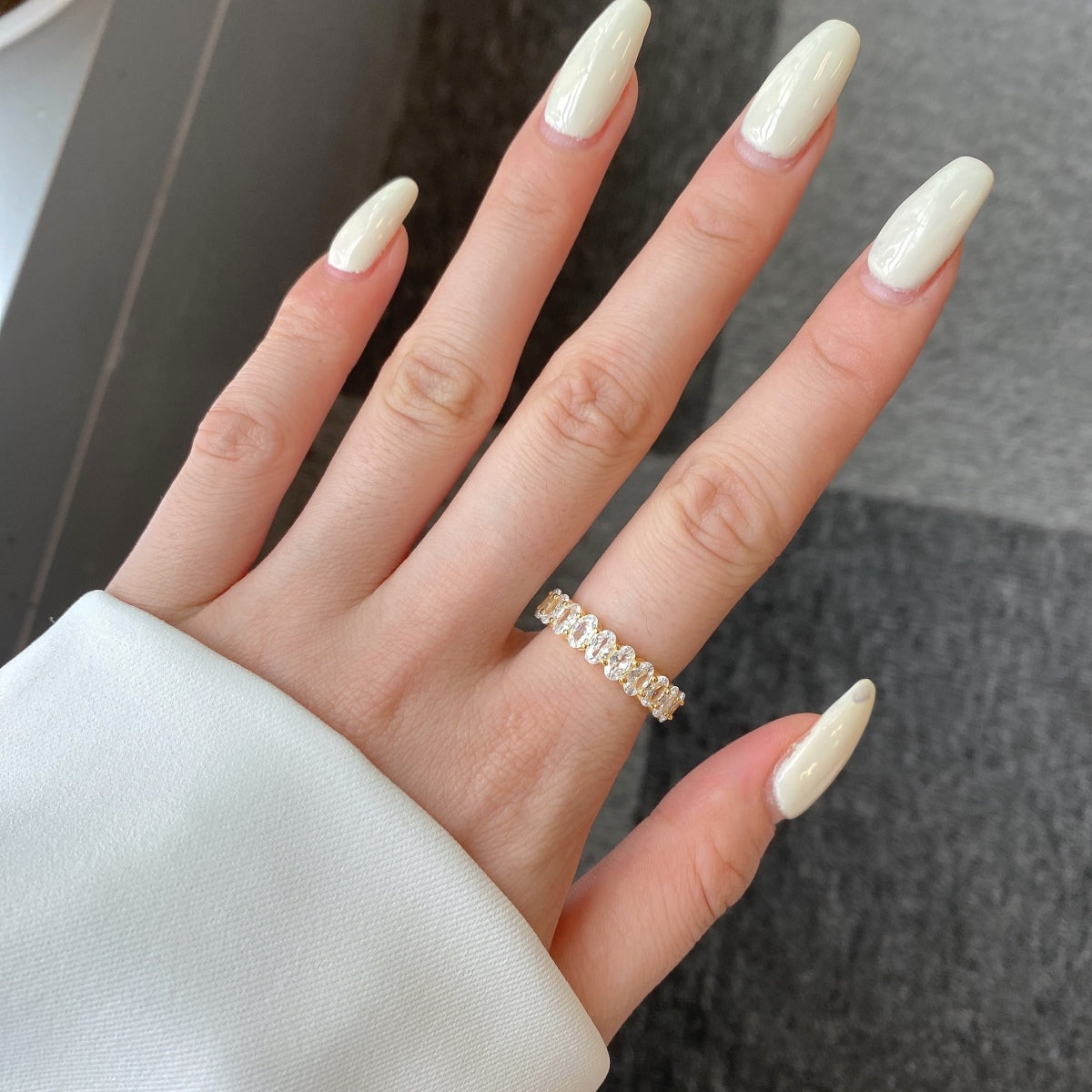 [Everoly JW]Ornate Oval Cut Tennis Ring