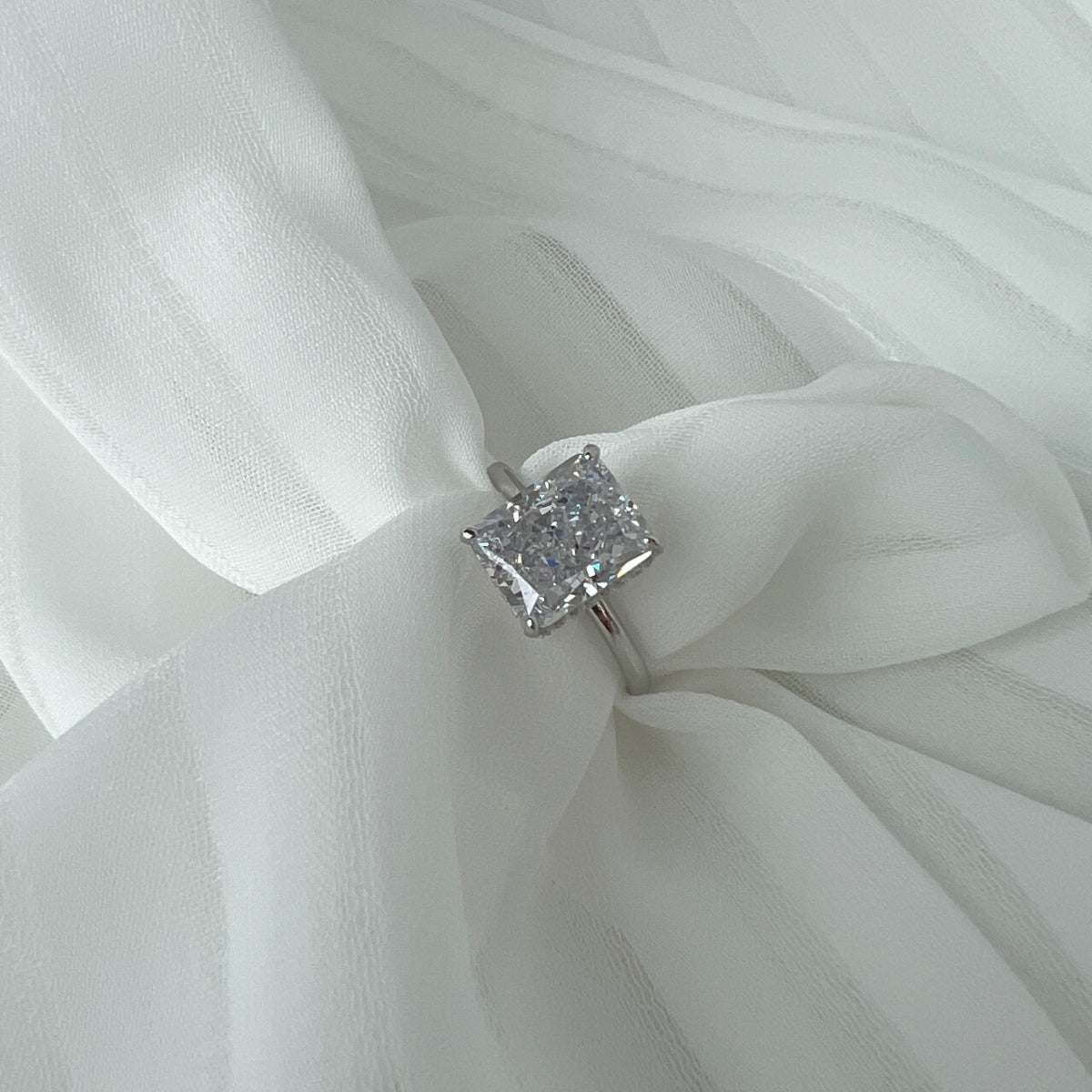 [Everoly JW]4.0 Carat Ornate Enchanting Radiand Cut Banquet Ring