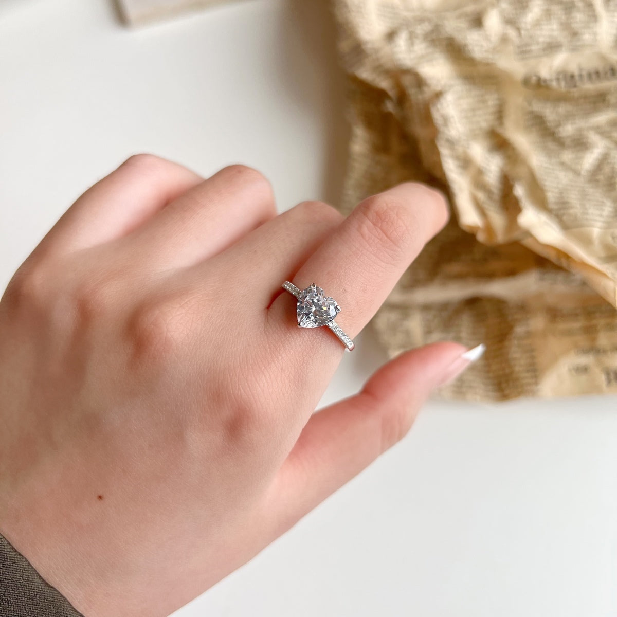 [Everoly JW]2.0 Carat Dazzling Lustrous Heart Cut Lover Ring