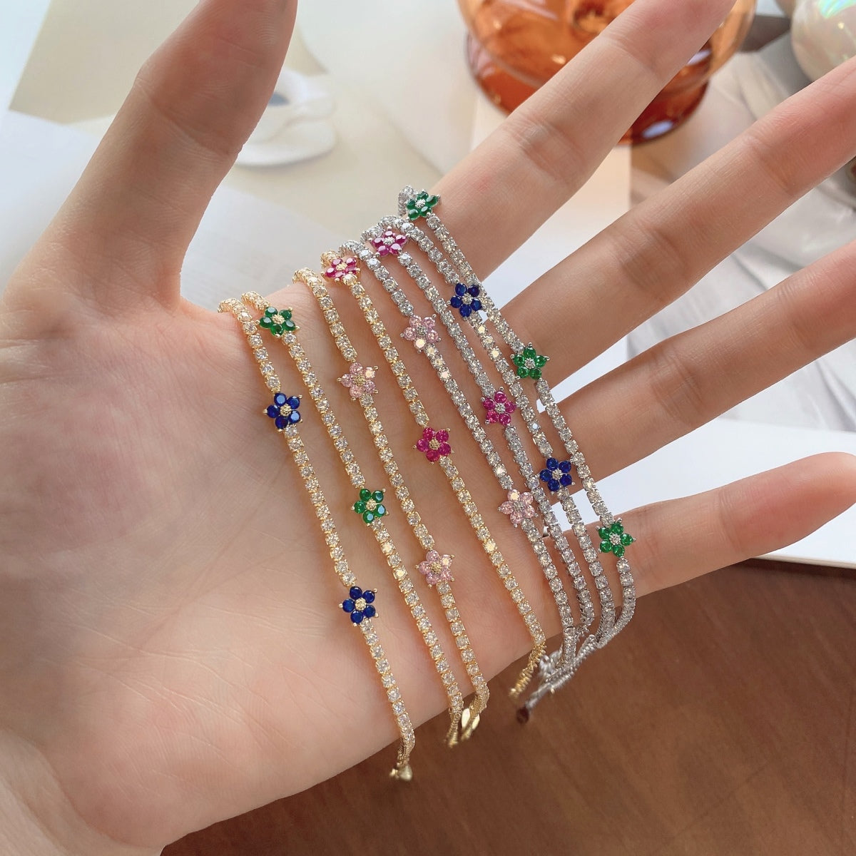 [Everoly JW]Sparkling Flower Shape Tennis Bracelet