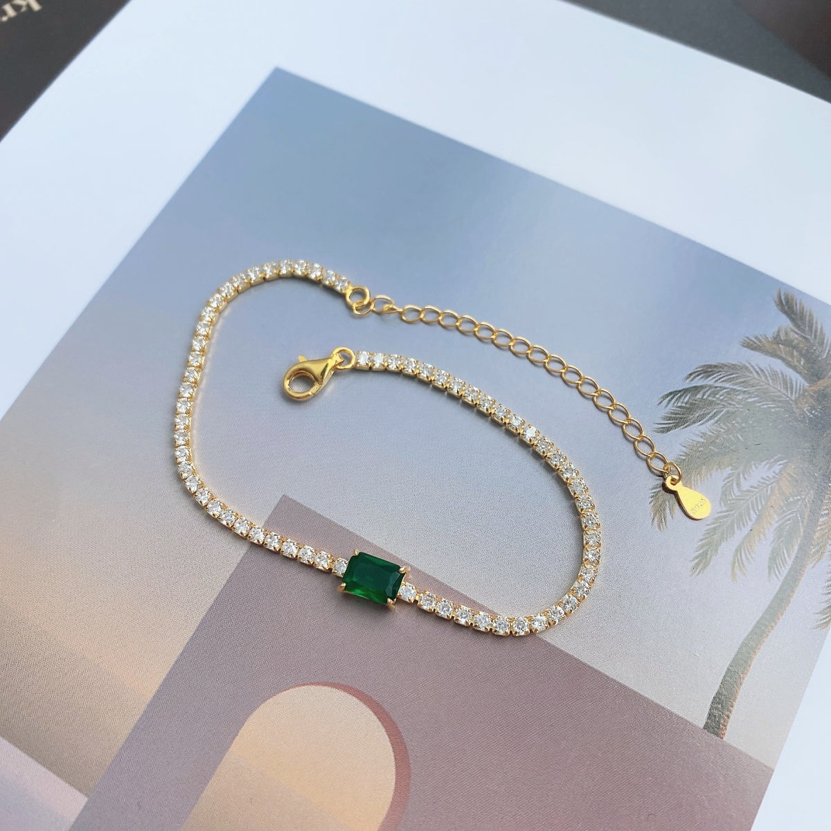 [Everoly JW]1.0 Carat Unique Emerald Cut Banquet Bracelet