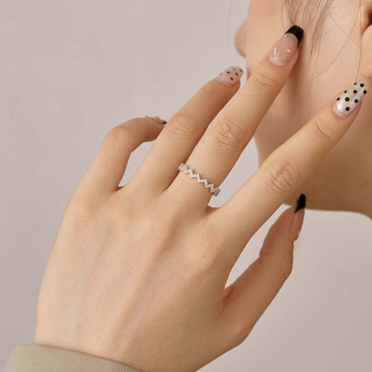 [Everoly JW]Delicate Enchanting Wave Shape Daily Ring