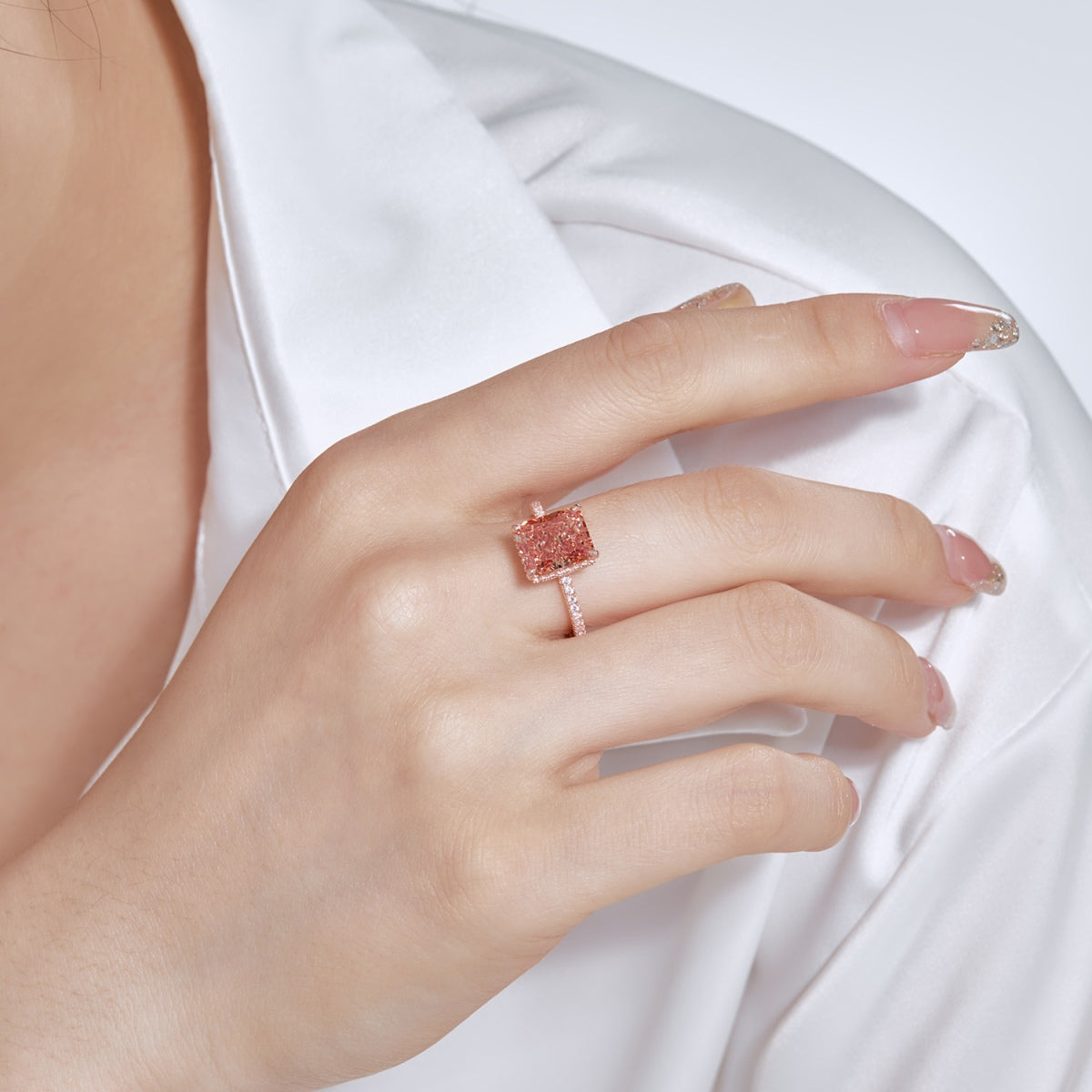 [Everoly JW]4.0 Carat Luxurious Engagement Ring