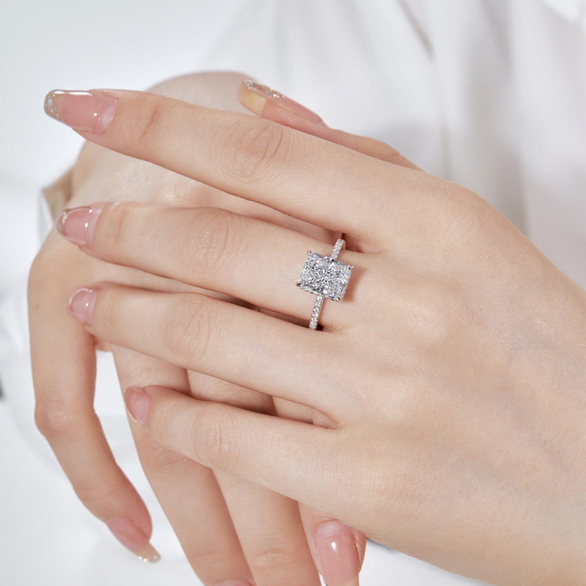 [Everoly JW]4.0 Carat Luxurious Engagement Ring