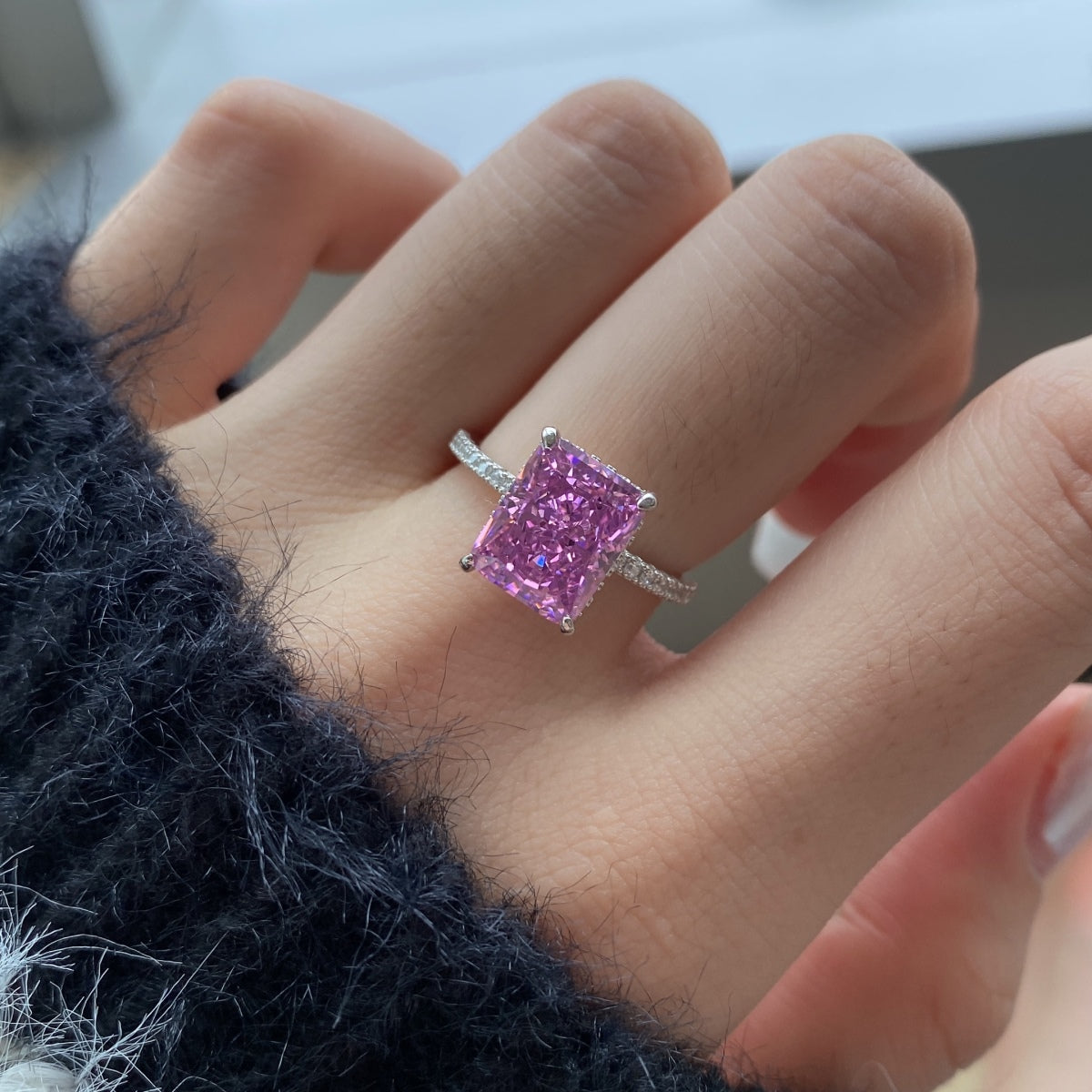 [Everoly JW]4.0 Carat Luxurious Engagement Ring