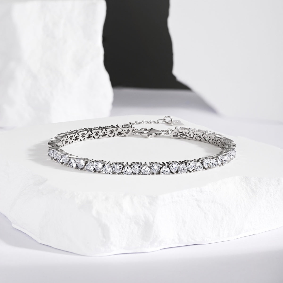 [Everoly JW]Dazzling Romantic Heart Shape Lover Bracelet