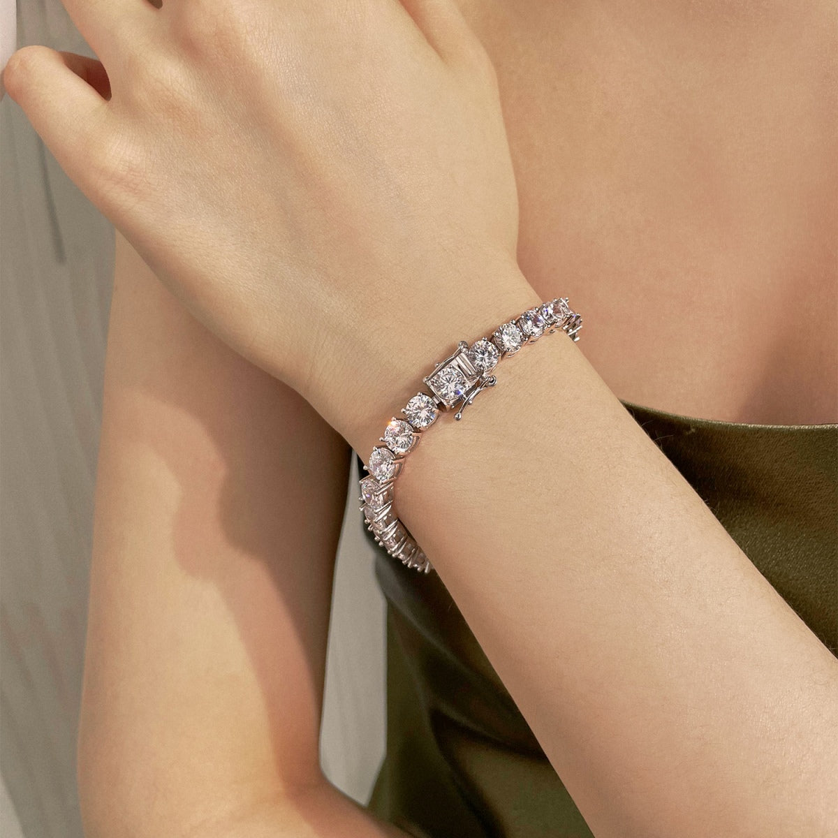 [Everoly JW]0.75 Carat Dazzling Round Cut Wedding Bracelet