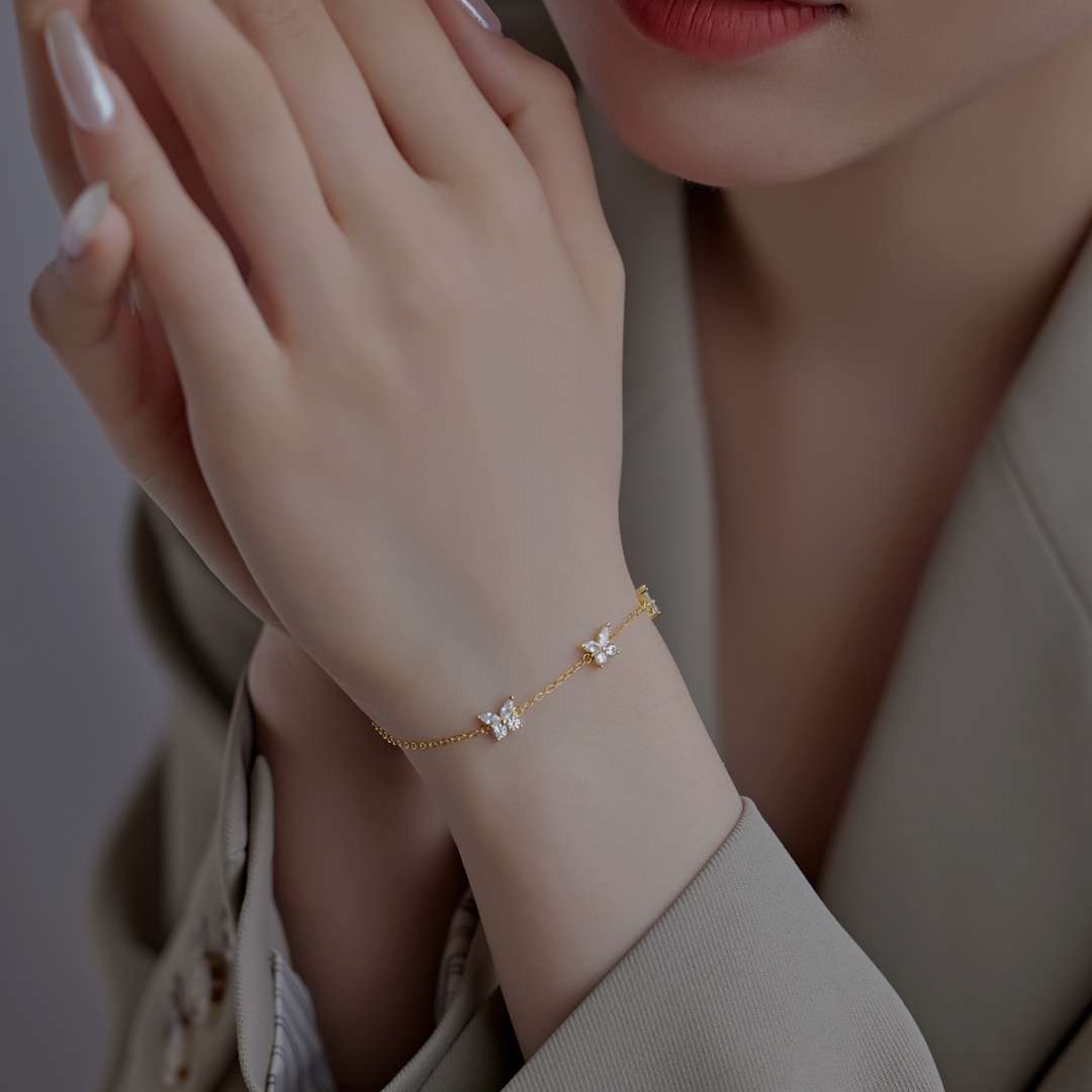 [Everoly JW]Radiant Butterfly Shape Necklace