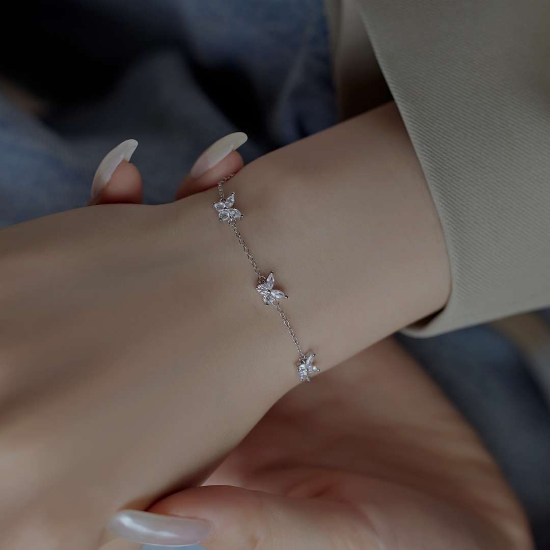 [Everoly JW]Radiant Butterfly Shape Necklace