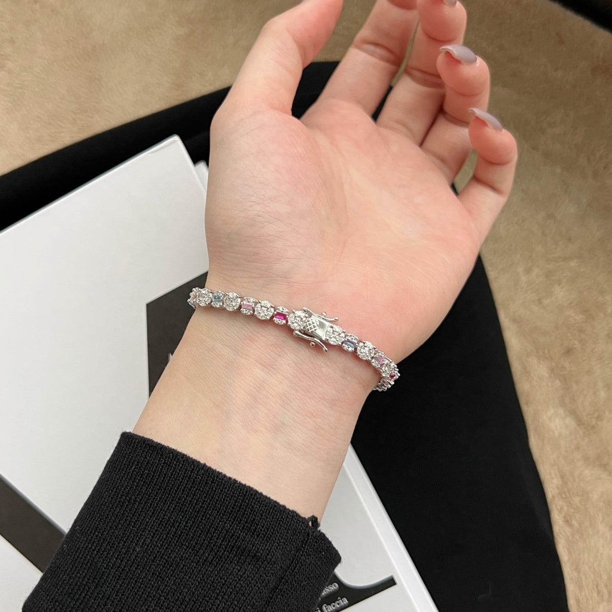 [Everoly JW]Dazzling Radiant Multi Cut Daily Bracelet