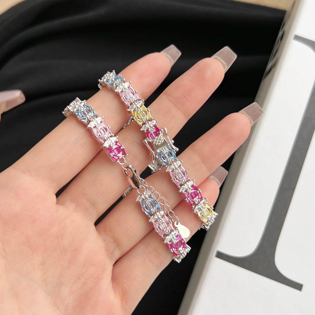 [Everoly JW]Delicate Colorful Multi Cut Party Bracelet