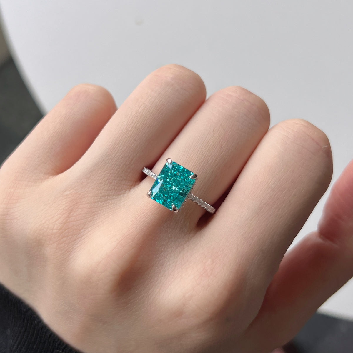 [Everoly JW]4.0 Carat Luxurious Engagement Ring
