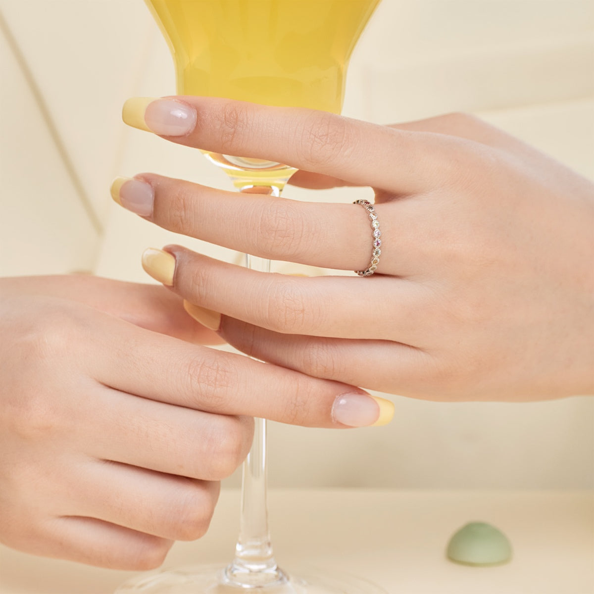 [Everoly JW]Radiant Sparkling Round Cut Daily Ring