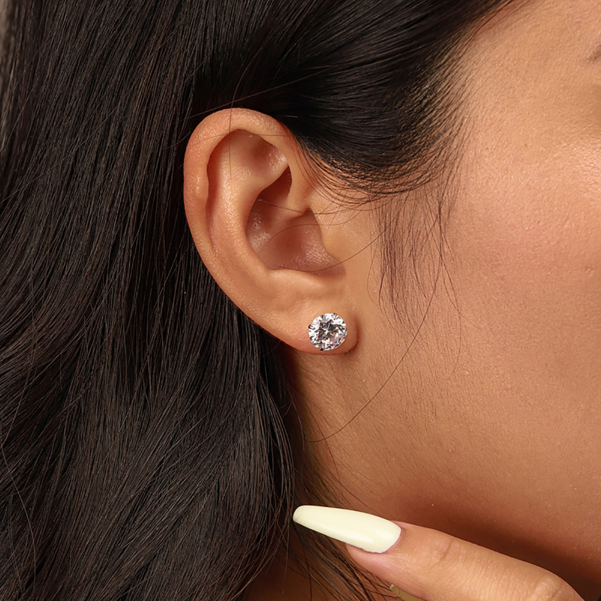 [Everoly JW]Stylish Shiny Round Center Stone Stud Earrings