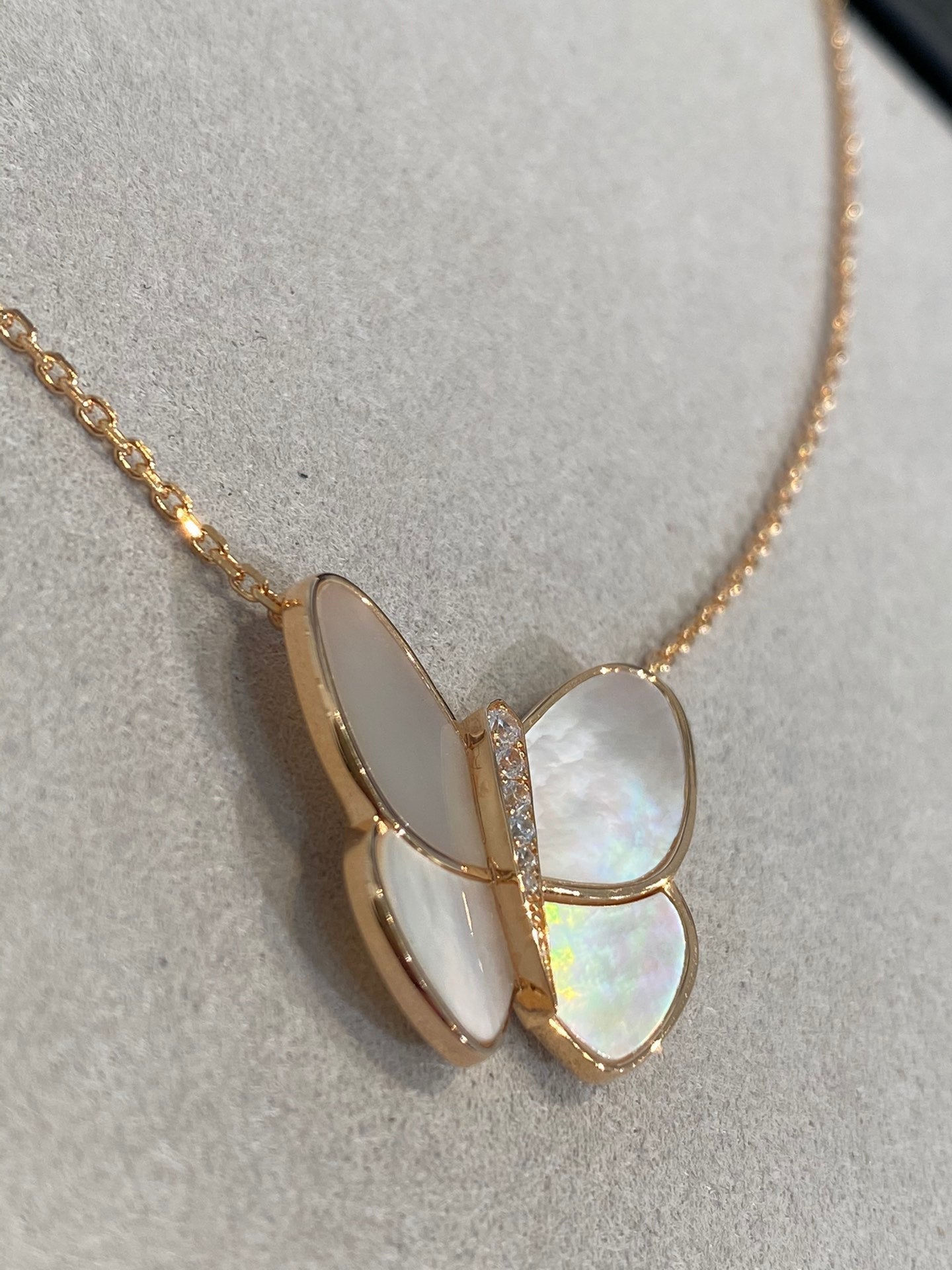[Everoly JW]BUTTERFLY GOLD MOP DIAMOND NECKLACE
