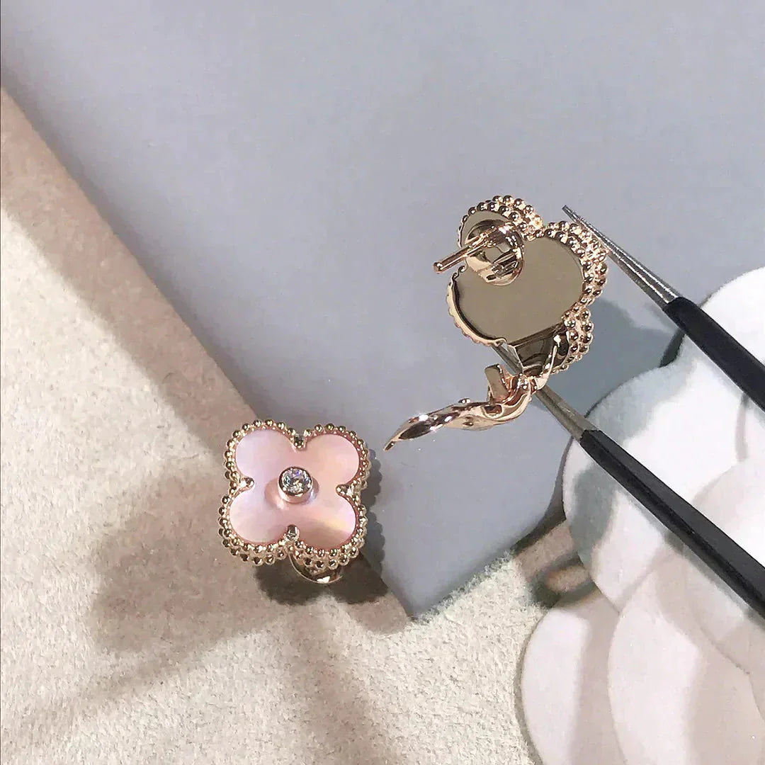 [Everoly JW]CLOVER MEDIUM 1 MOTIFS PINK MOP DIAMOND OHRRINGE