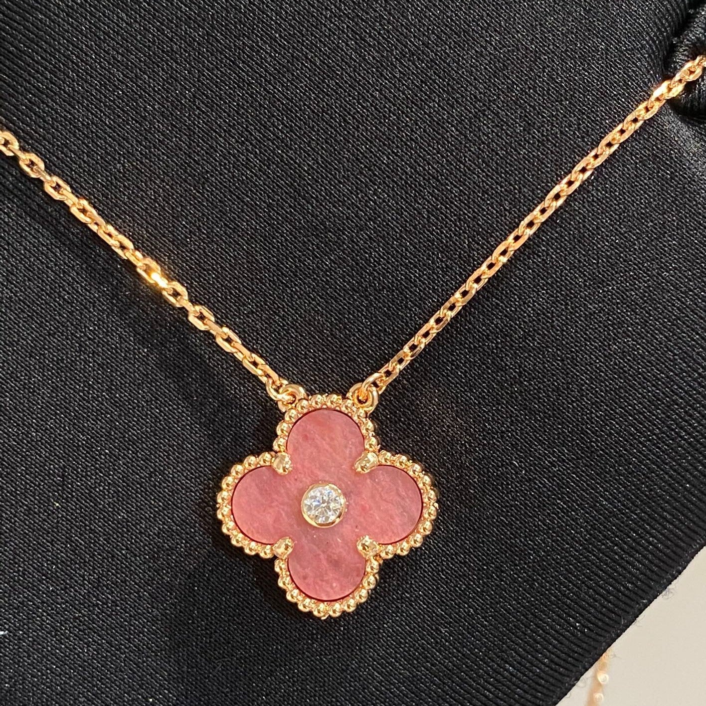 [Everoly JW]CLOVER 15MM DIAMOND RHODONITE NECKLACE