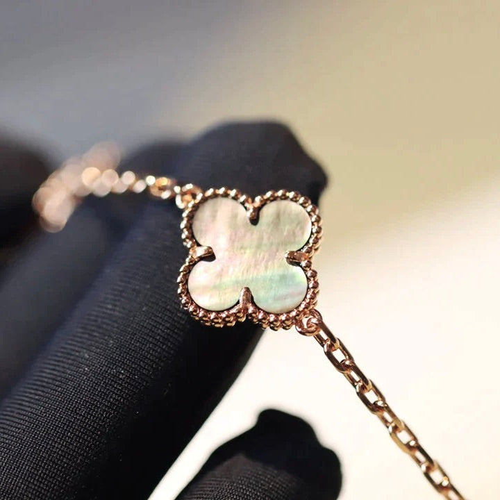 [Everoly JW]CLOVER 20 MOTIVE DUNKLE MOP DIAMANT HALSKETTE