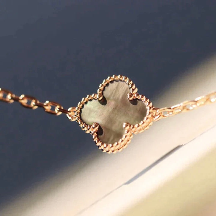 [Everoly JW]CLOVER 20 MOTIFS LASER DIAMOND NECKLACE