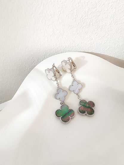 [Everoly JW]CLOVER 3 MOTIVE CHALCEDON DUNKEL MOP SILBER OHRRINGE