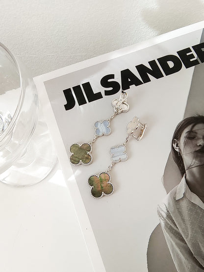 [Everoly JW]CLOVER 3 MOTIVE CHALCEDON DUNKEL MOP SILBER OHRRINGE