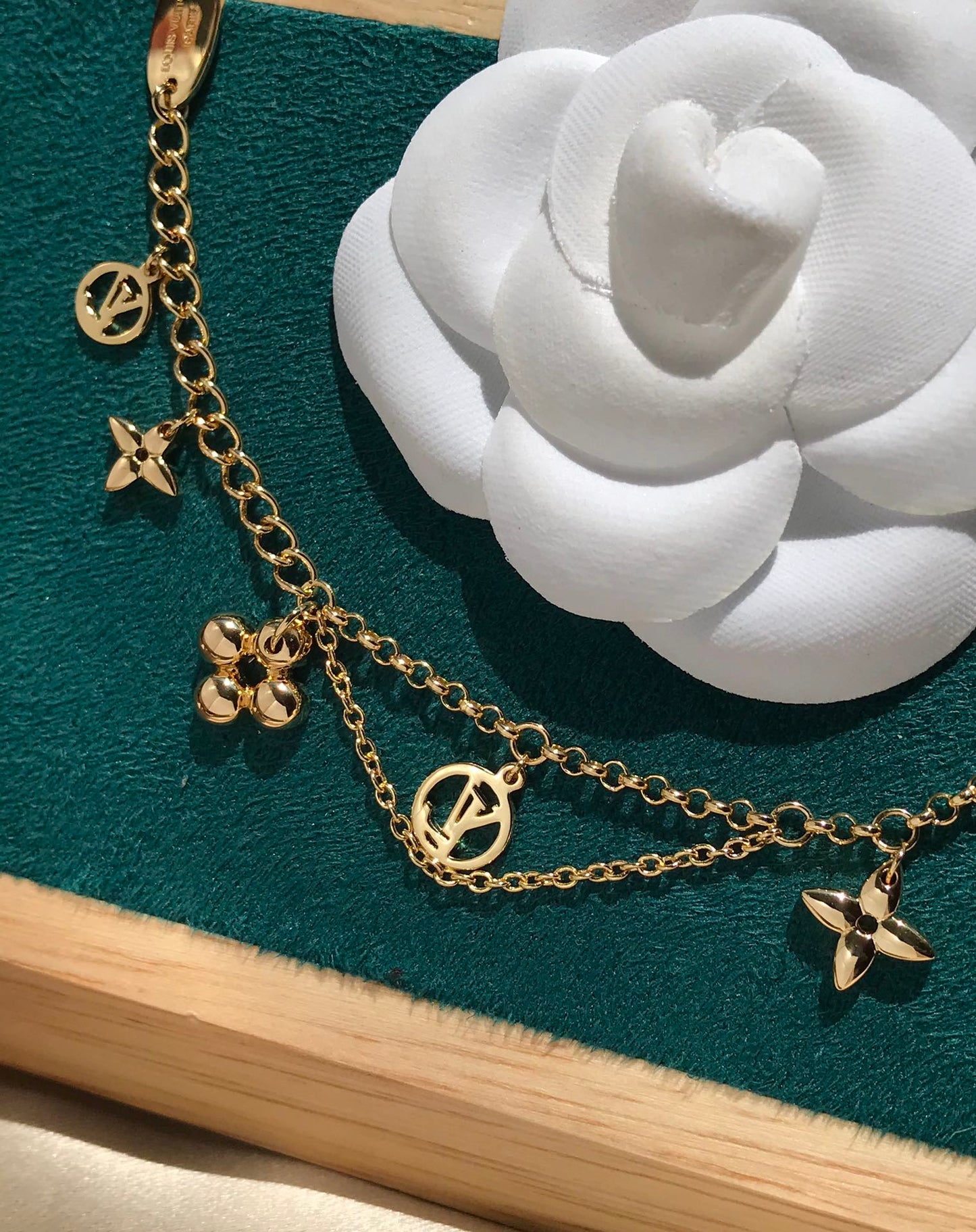 [Everoly JW]BLOOMING PINK GOLD MOP BRACELET