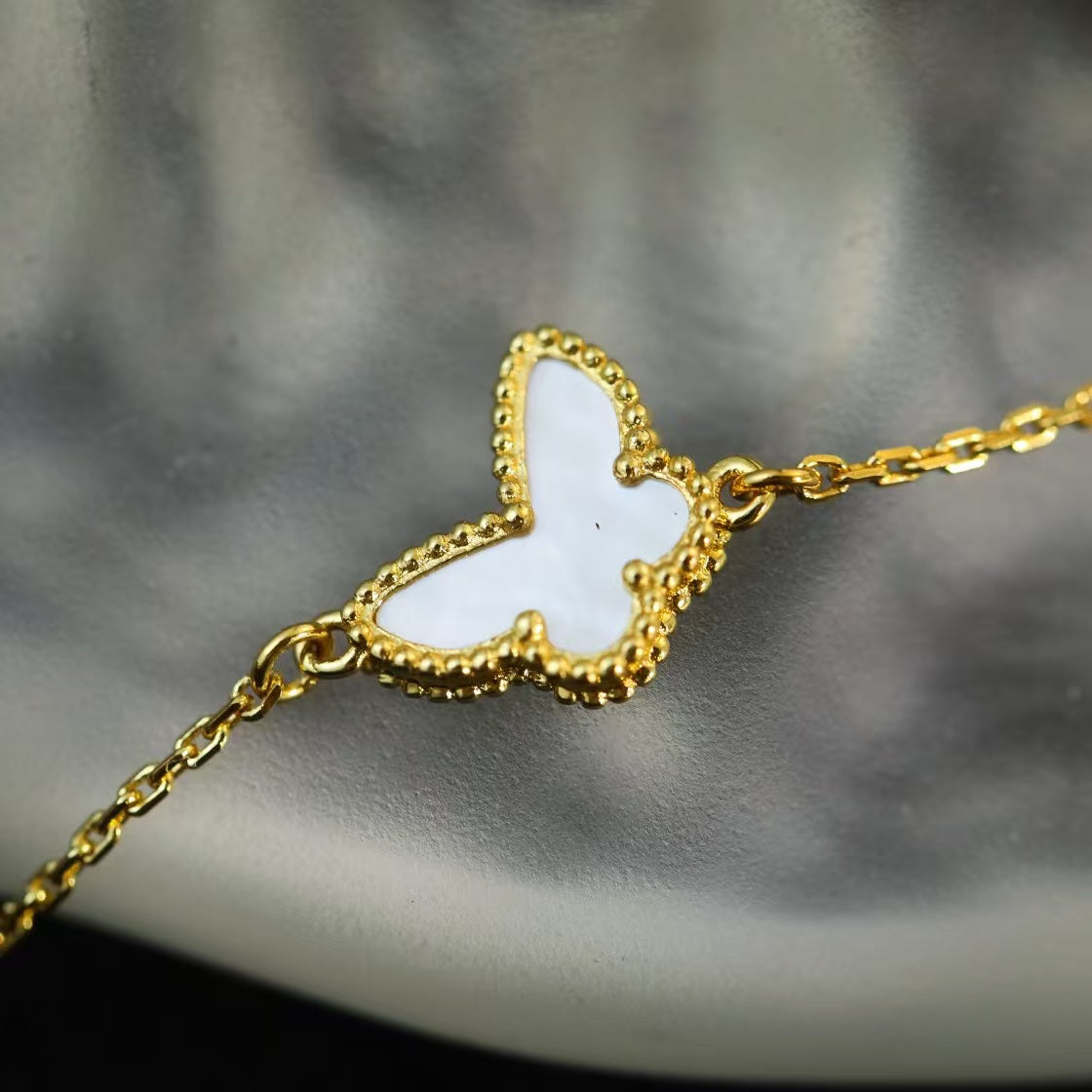 [Everoly JW]BUTTERFLY MOTHER OF PEARL BUTTERFLY BRACELET