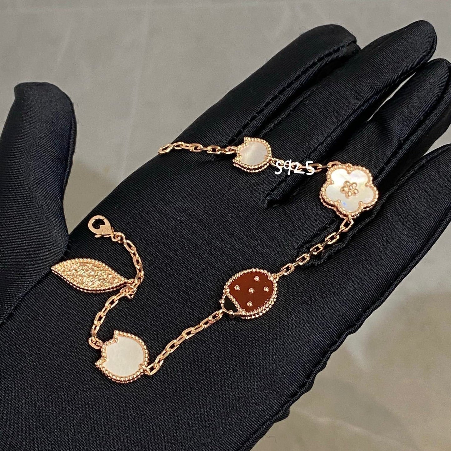 [Everoly JW] GLÜCKLICHES FRÜHLINGS-ARMBAND MIT 5 MOTIV