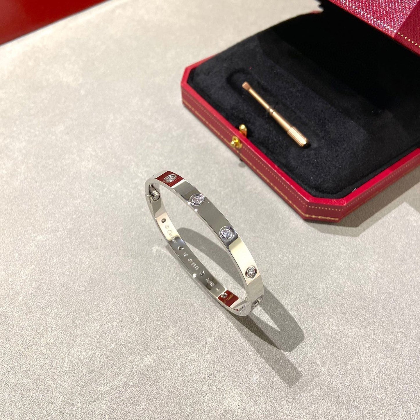 [エバリー JW]ラブブレスレット 6.1mm 10ダイヤモンド