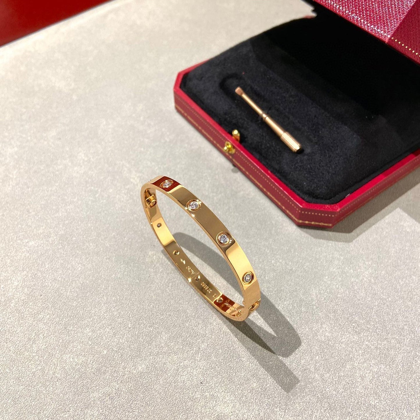 [エバリー JW]ラブブレスレット 6.1mm 10ダイヤモンド