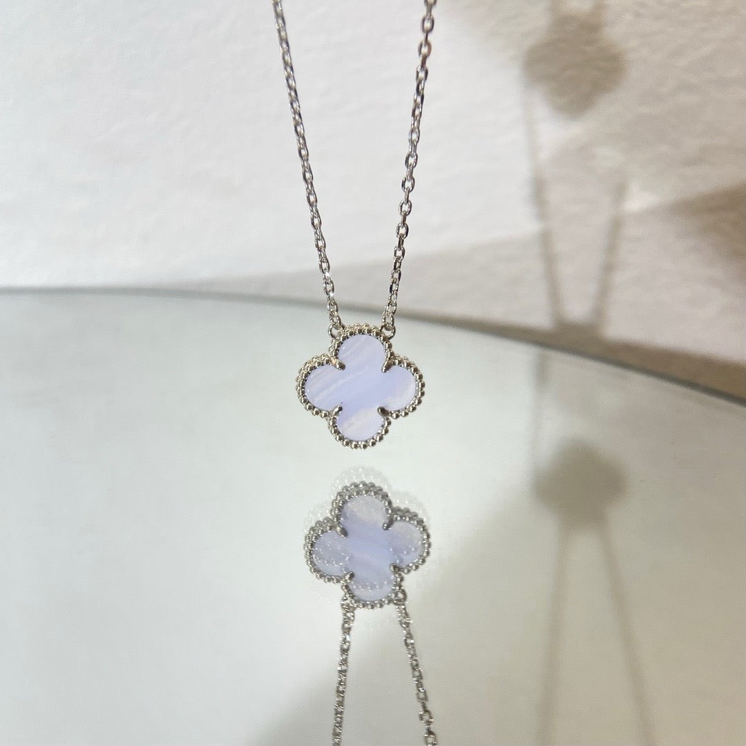 [Everoly JW]CLOVER 15MM BLAU CHALCEDON HALSKETTE SILBER
