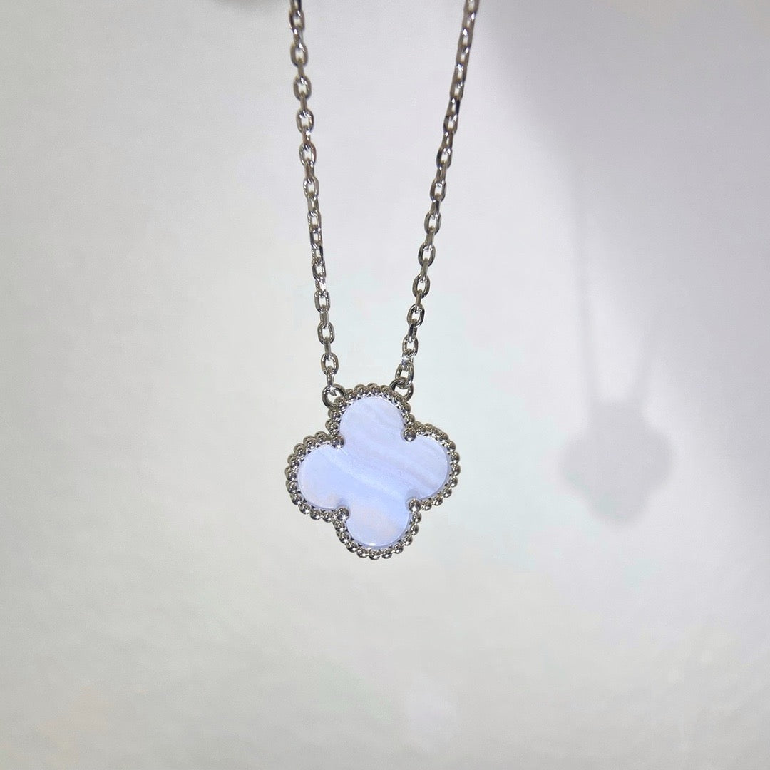 [Everoly JW]CLOVER 15MM BLAU CHALCEDON HALSKETTE SILBER
