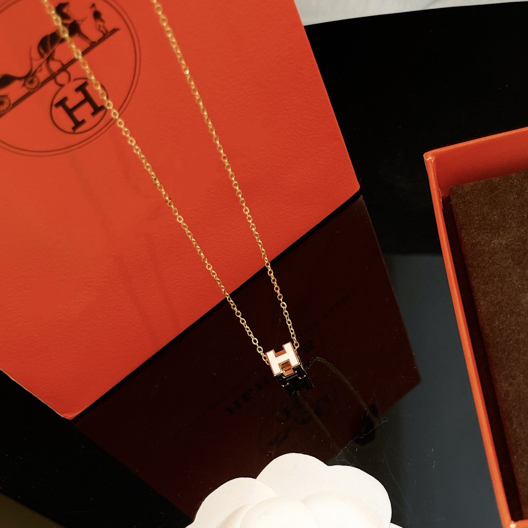[Everoly JW]H WHITE SQUARE GOLD NECKLACE
