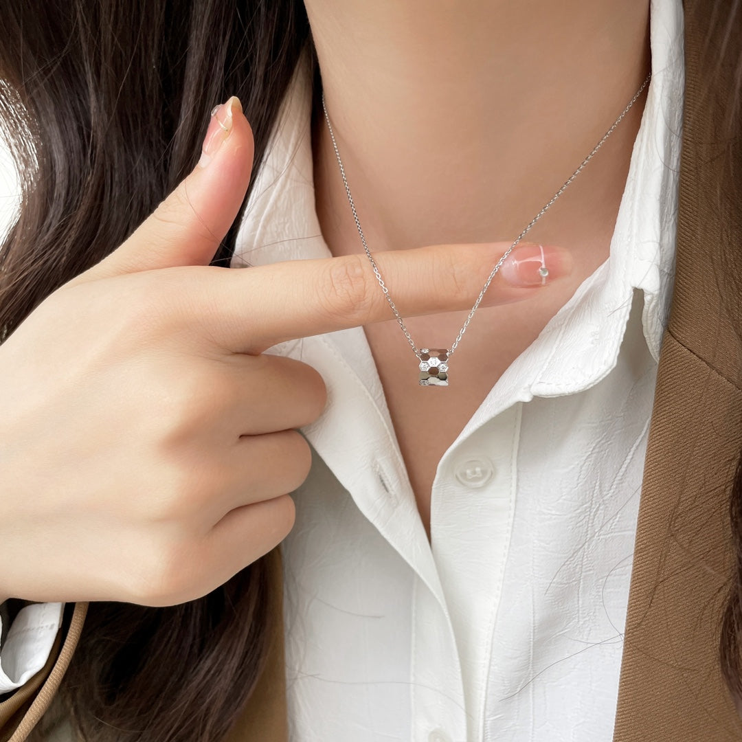 [Everoly JW]BEE MINI PEDANT DIAMOND NECKLACE