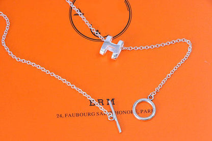 [Everoly JW]HM NECKLACE H LETTER OVAL SERIES