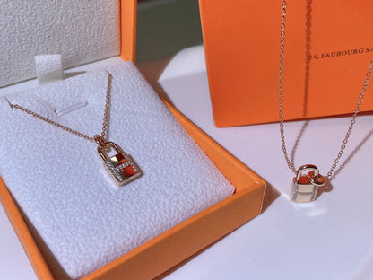 [Everoly JW]HM ADVANCED NICHE LOCK HEAD NECKLACE DIAMONDS