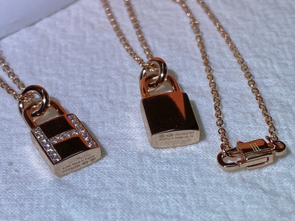 [Everoly JW]HM ADVANCED NICHE LOCK HEAD NECKLACE DIAMONDS