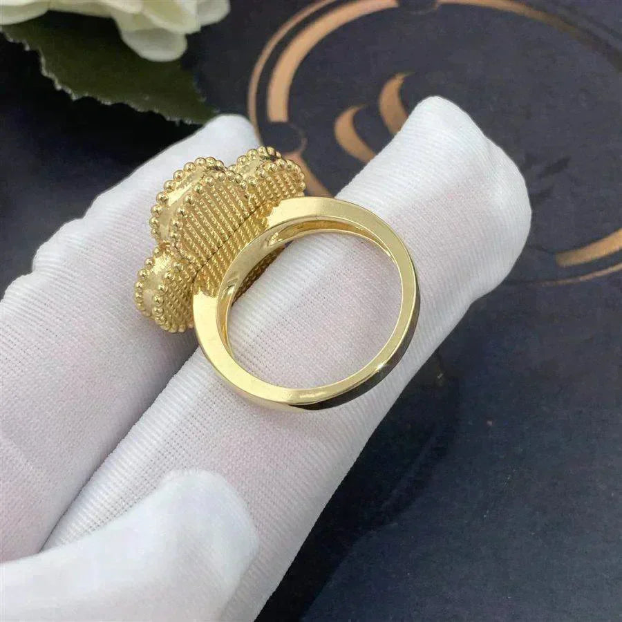 [Everoly JW]CLOVER WHITE MOP RING