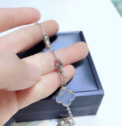 [Everoly JW]CLOVER 10 MOTIVE CHALCEDON DIAMANTEN SILBER HALSKETTE