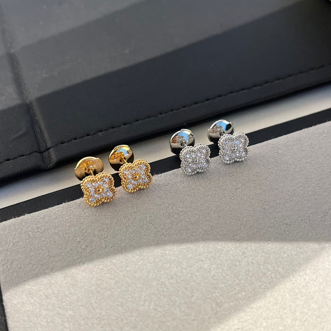 [Everoly JW]クローバーミニダイヤモンドスタッドピアス